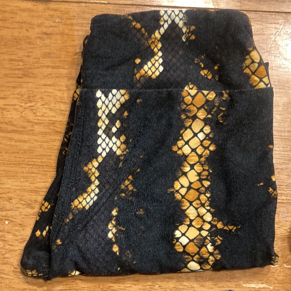 Lot of 4 Lularoe Tween Leggings - Picture 2 of 5